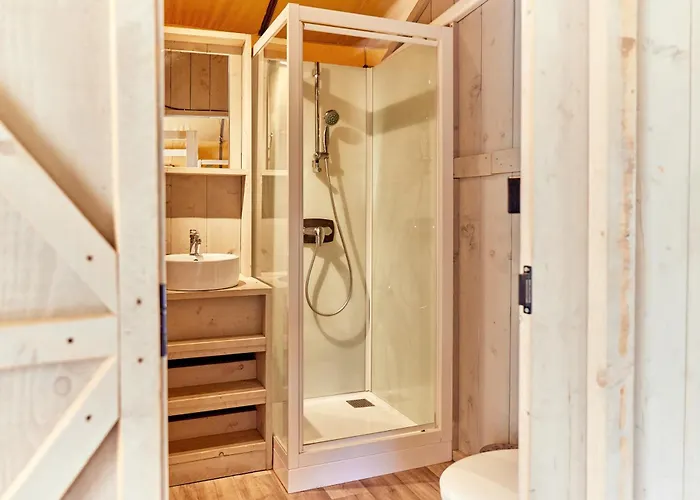 Glamping Frejus 로크부른수르알젠스